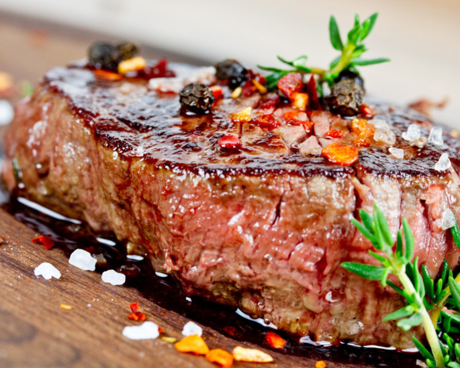 Speisen am Abend zum Beispiel Steak vom Grill